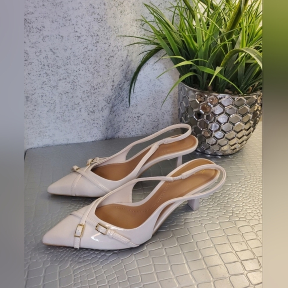 Zara NWOB Buckled High Heel Shoes Off White Size 36